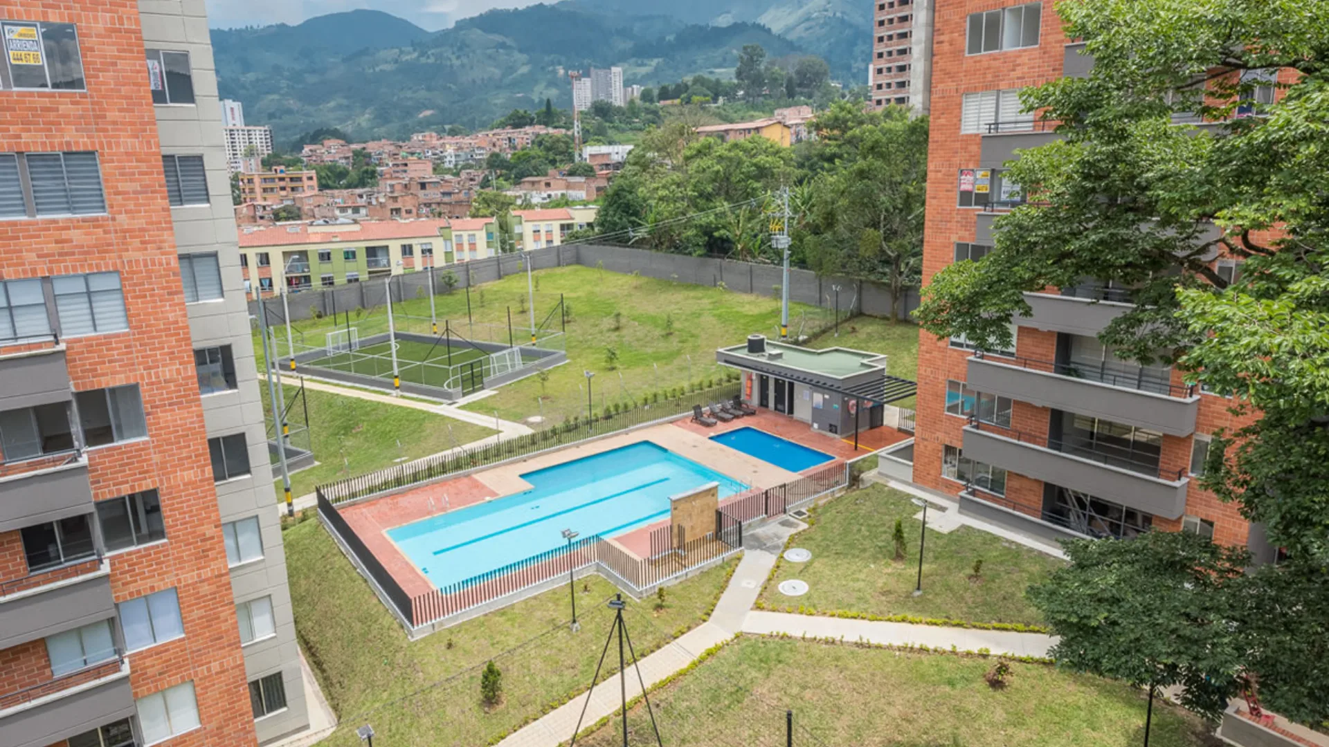 Piscina de Romazino